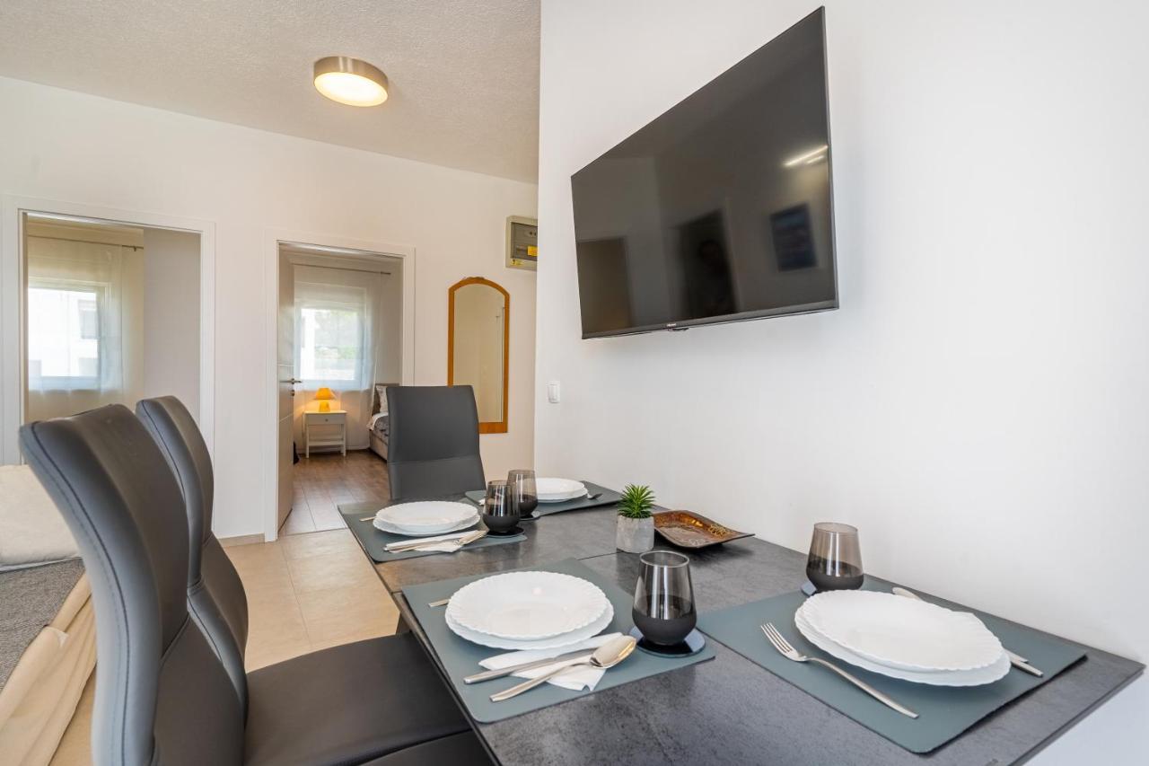 Apartments Tatjana II Cres Eksteriør billede